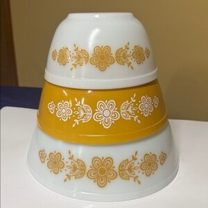 Pyrex butterfly gold Nesting Mixing Bowls Set of 3 - 402, 403, 404